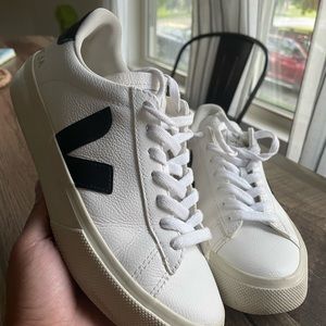 Veja Women Sneakers